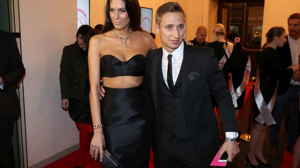 Miss Aneta Vignerová s přítelem, fotbalistou Michalem Zemanem. Může mu dávat pusu na čelo!